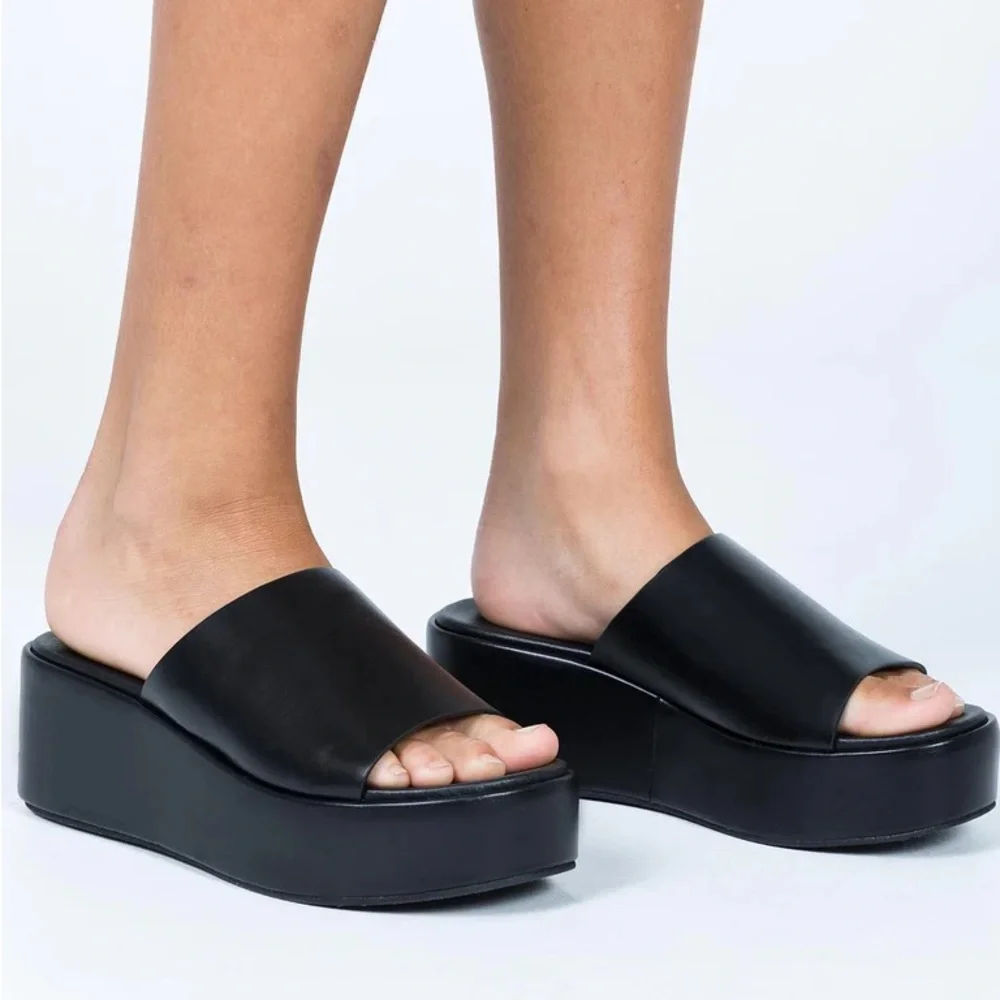 Princess Polly Britta Platform Heels - Picture 4 of 7